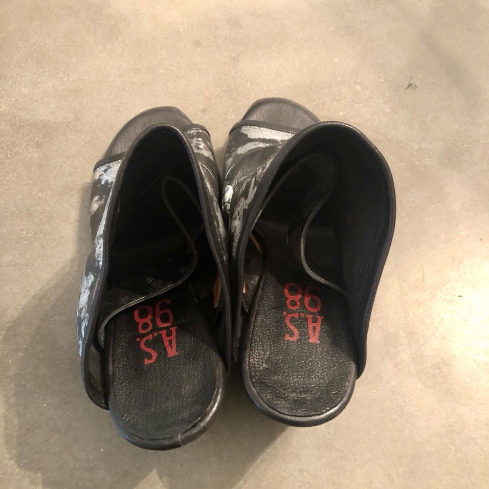 A.S 98 Stylish Black Metallic Slides/Wedge Women's Shoes SZ 7.5 - Picture 3 of 10